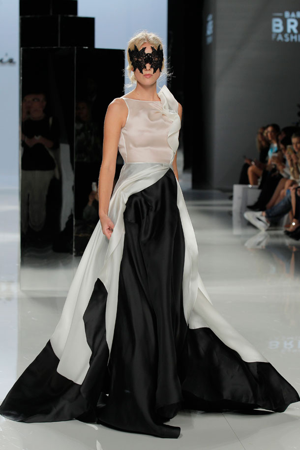 ilovebrides.pt Carla Ruiz 2018 Barcelona Bridal Fashion Week 2017